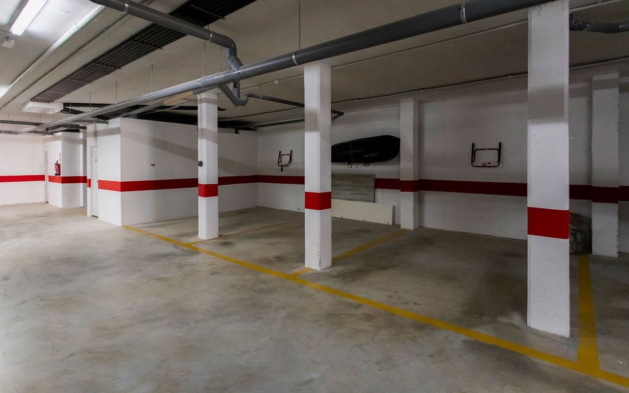 3 slaapkamer Appartement te huur in Alicante stad met zwembad garage - € 950 (Ref: 9263388)