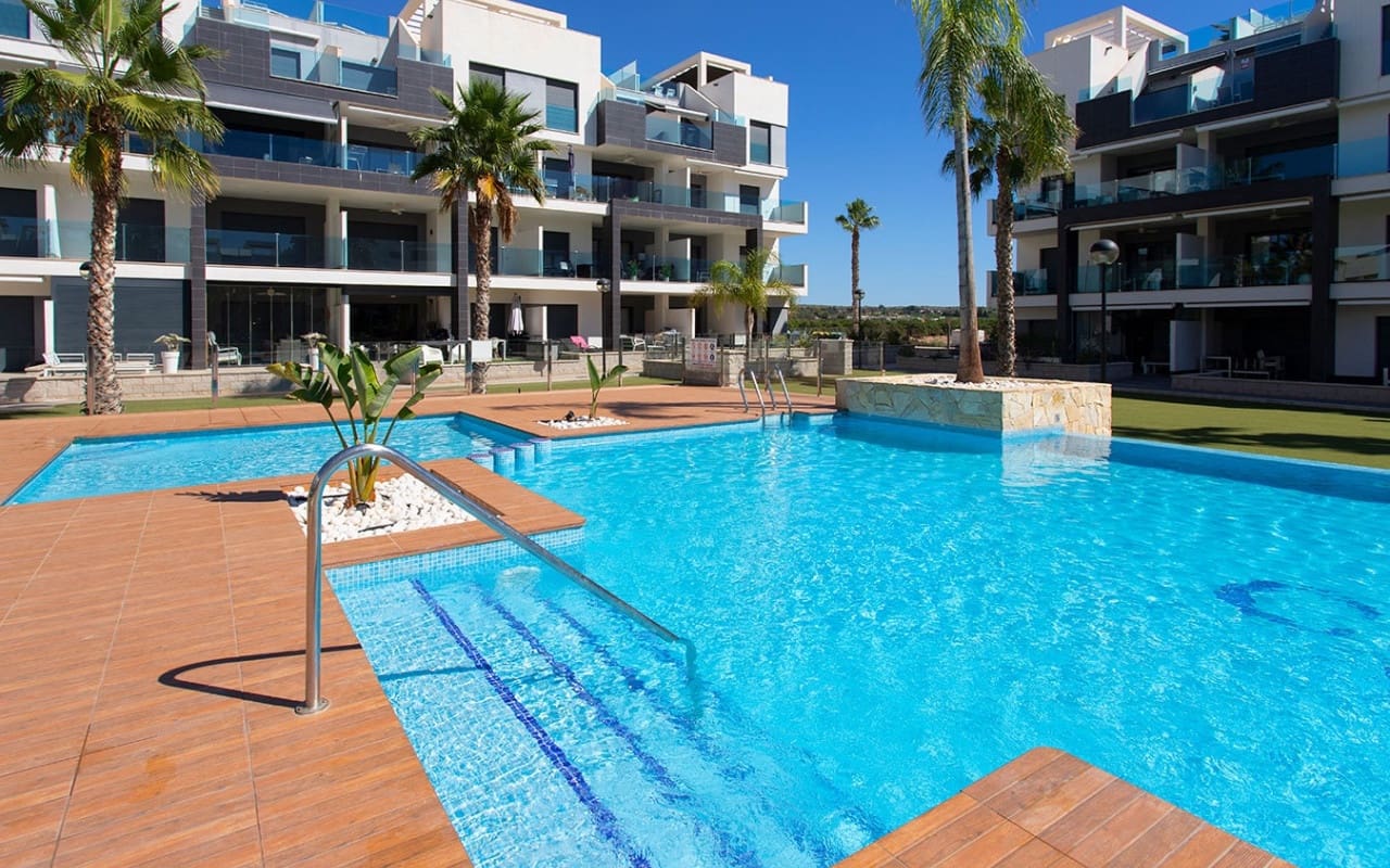 3 slaapkamer Appartement te huur in Alicante stad met zwembad garage - € 950 (Ref: 9263388)