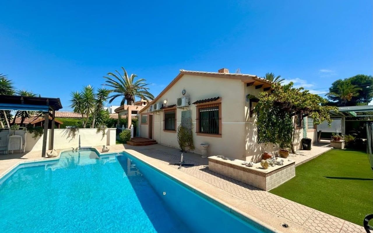 3 soverom Villa til salgs i Cabo Roig med svømmebasseng - € 790 000 (Ref: 9270248)