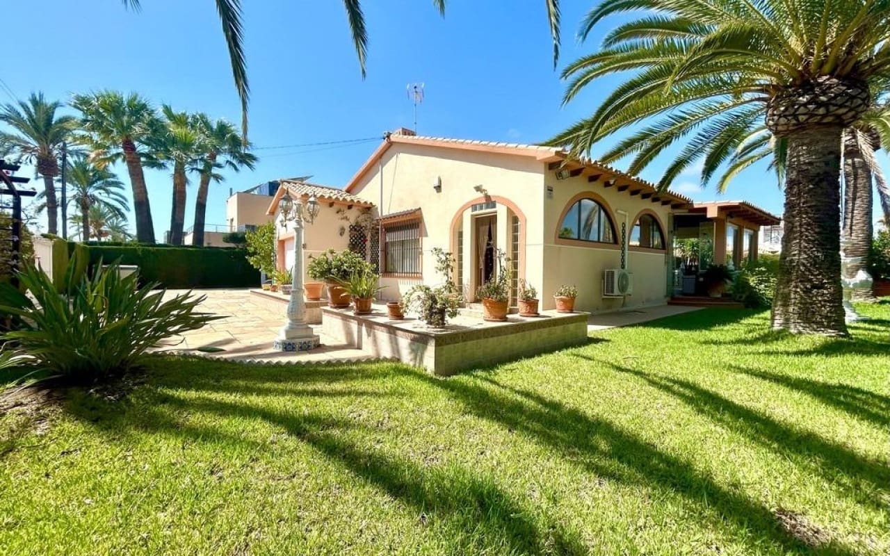 3 soverom Villa til salgs i Cabo Roig med svømmebasseng - € 790 000 (Ref: 9270248)