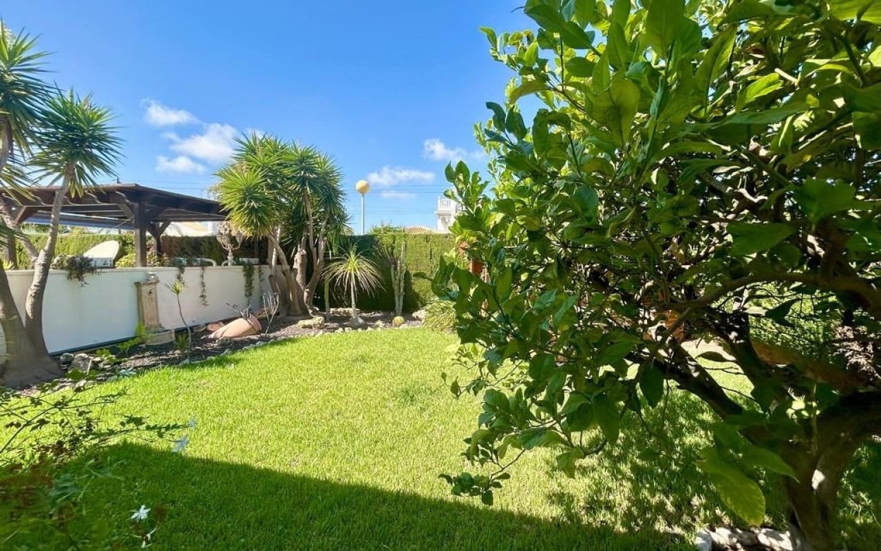 3 soverom Villa til salgs i Cabo Roig med svømmebasseng - € 790 000 (Ref: 9270248)