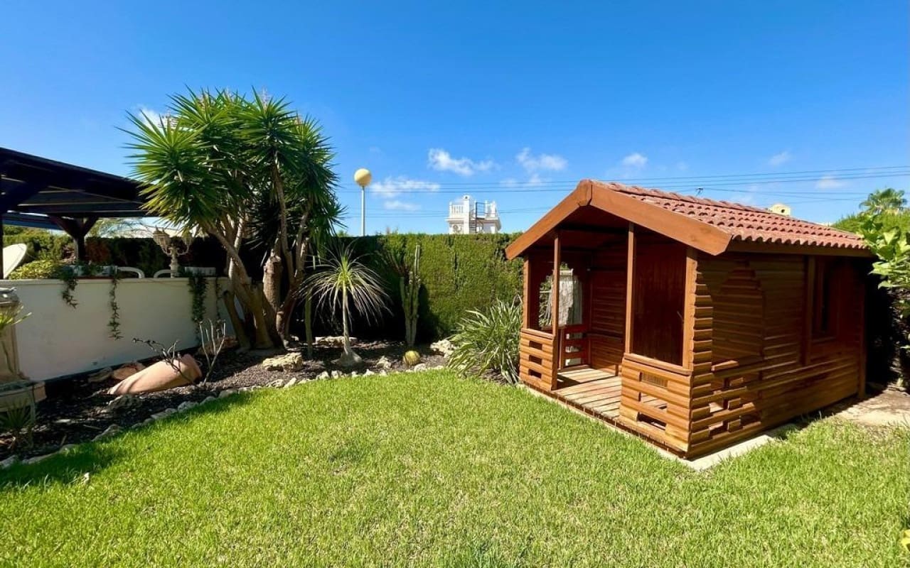 3 soverom Villa til salgs i Cabo Roig med svømmebasseng - € 790 000 (Ref: 9270248)