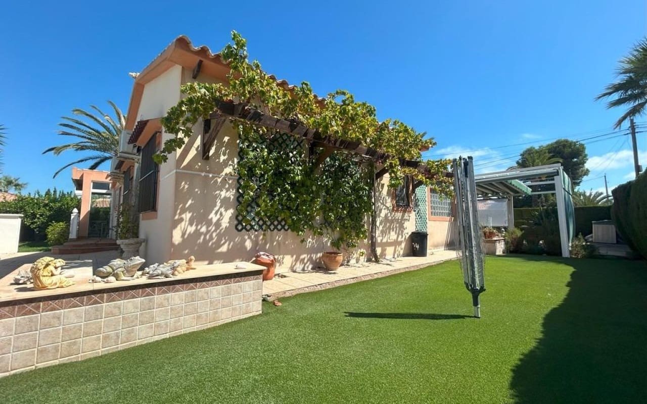 3 soverom Villa til salgs i Cabo Roig med svømmebasseng - € 790 000 (Ref: 9270248)