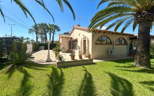 3 soverom Villa til salgs i Cabo Roig, Orihuela med svømmebasseng - € 790 000 (Ref: 9270248)