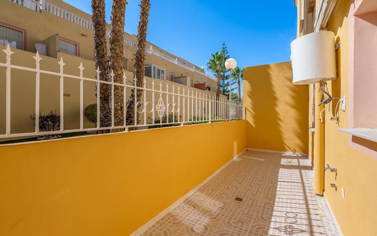 3 Zimmer Apartment zu verkaufen in San Miguel de Salinas mit Pool - 199.000 € (Ref: 9270255)