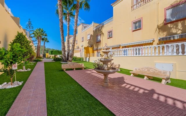 3 Zimmer Apartment zu verkaufen in San Miguel de Salinas mit Pool - 199.000 € (Ref: 9270255)