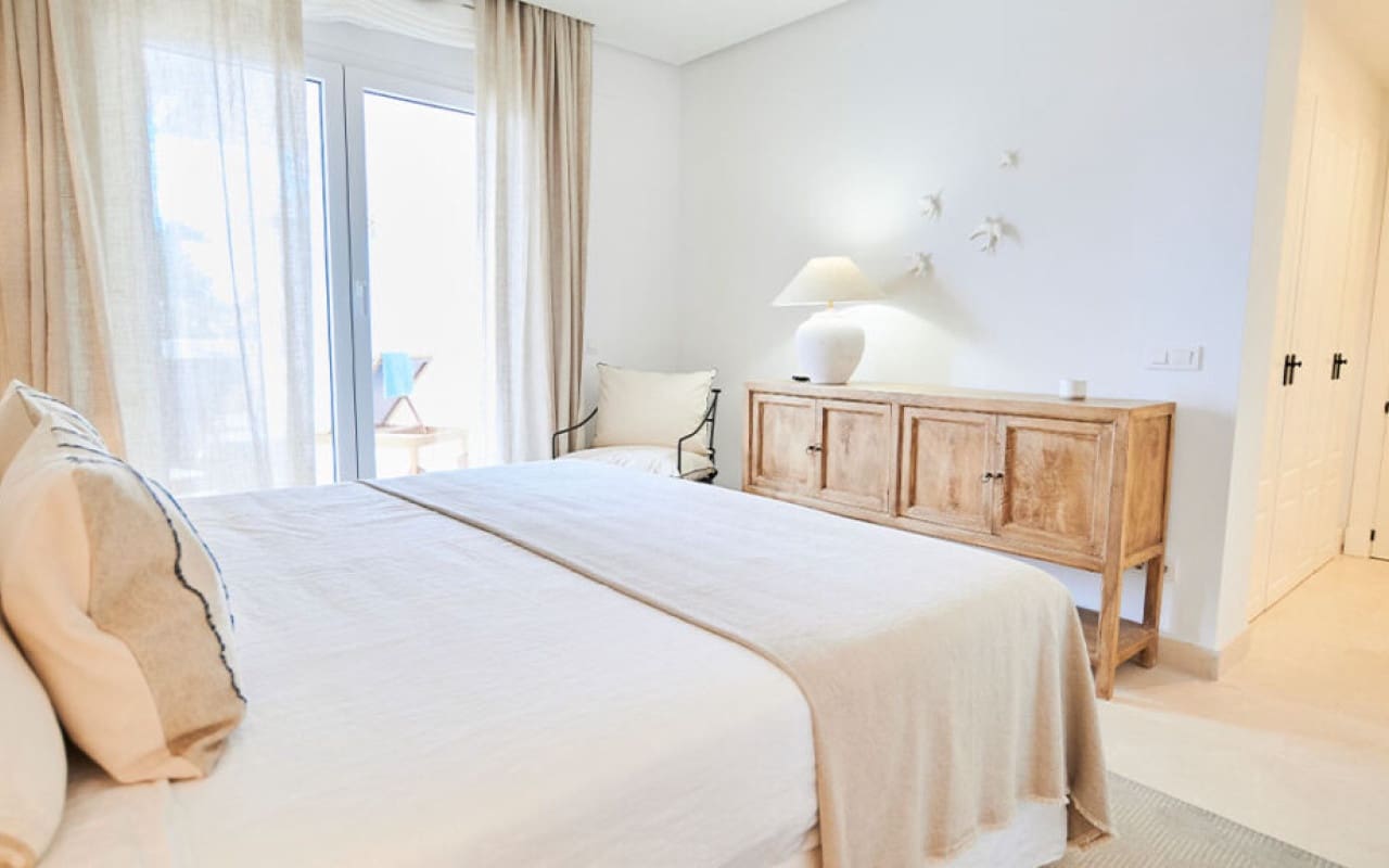 2 sypialnia Penthouse na sprzedaż w Marbella z basenem - 571 500 € (Ref: 9273096)