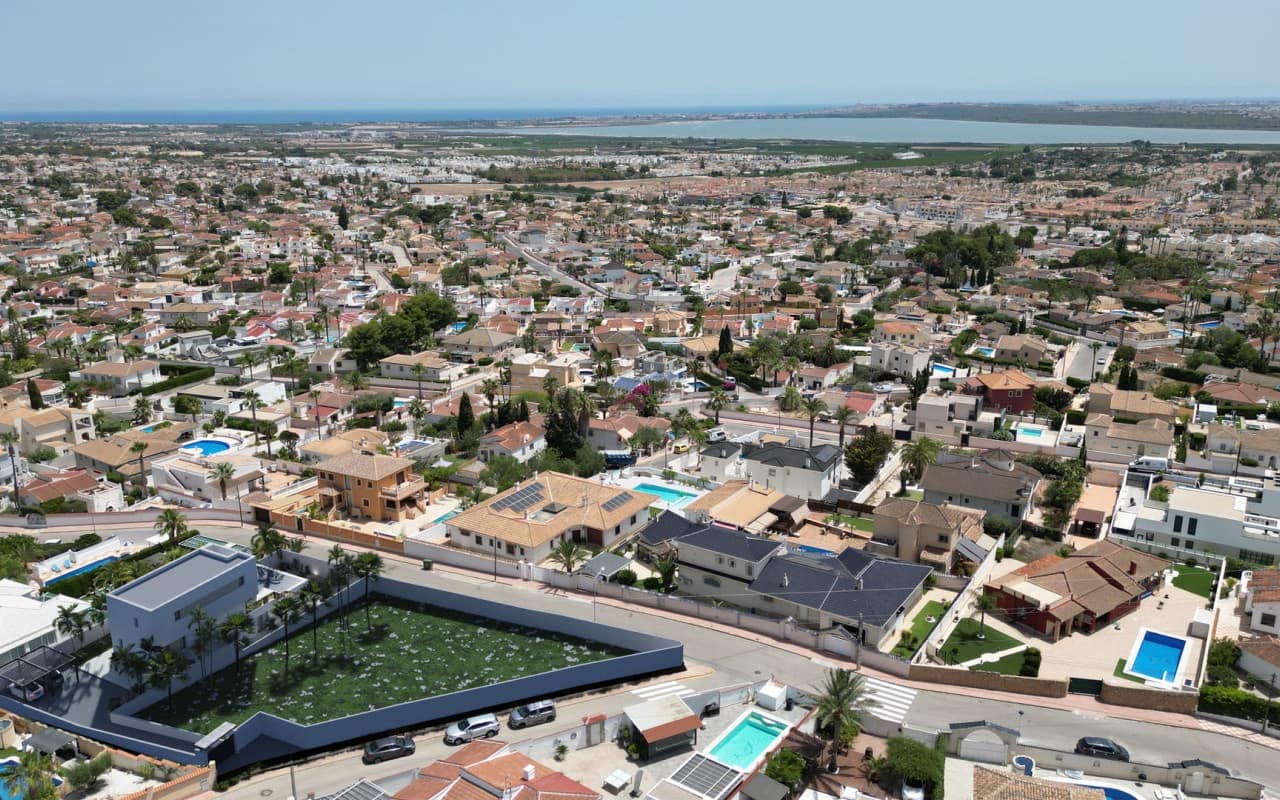 3 Zimmer Villa zu verkaufen in Ciudad Quesada - 1.050.000 € (Ref: 9273114)