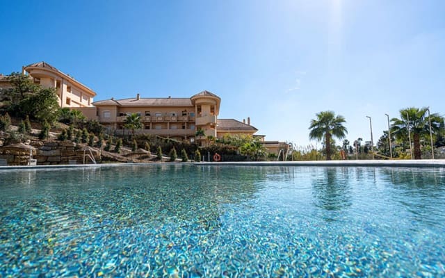 2 soveværelse Lejlighed til salg i Los Naranjos, Marbella med swimmingpool - € 609.500 (Ref: 9273129)