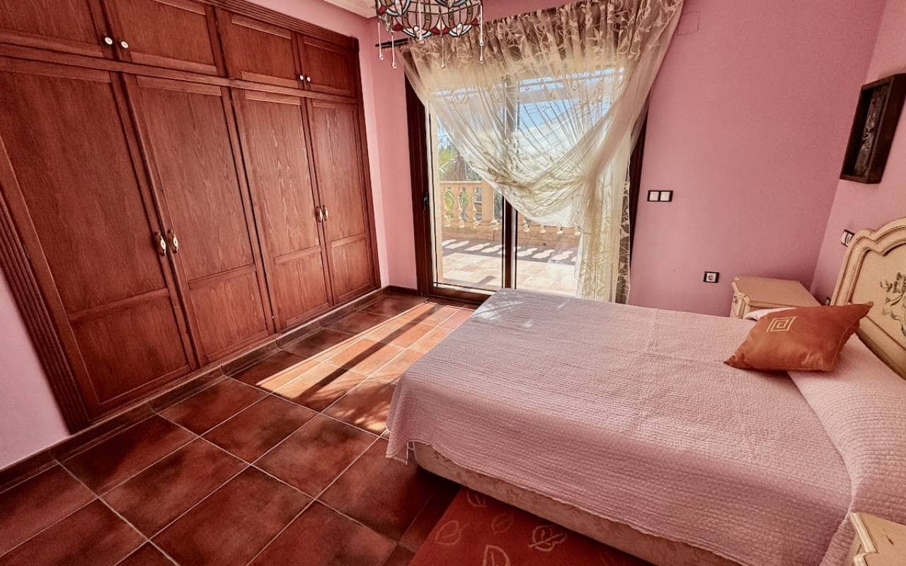 4 bedroom Finca/Country House for sale in Los Montesinos with pool - € 780,000 (Ref: 9282609)