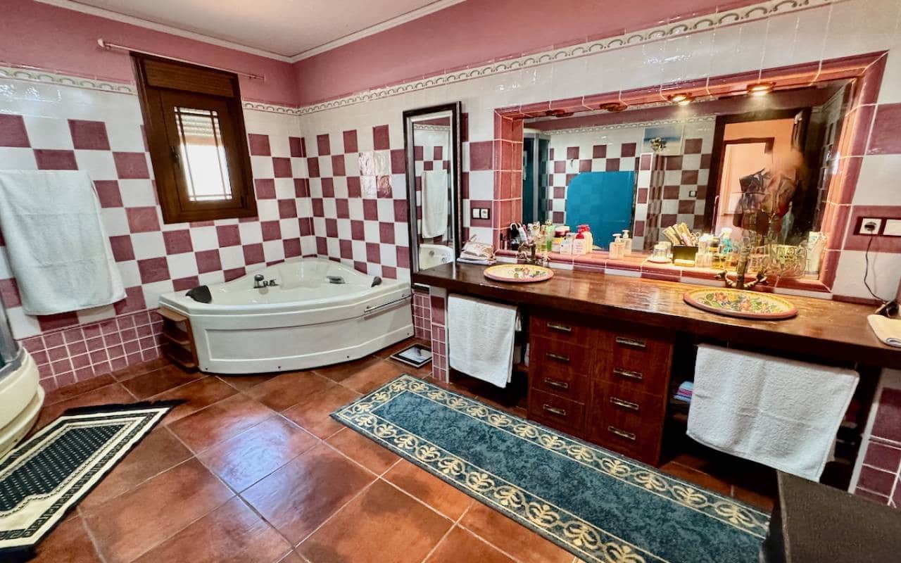 4 bedroom Finca/Country House for sale in Los Montesinos with pool - € 780,000 (Ref: 9282609)