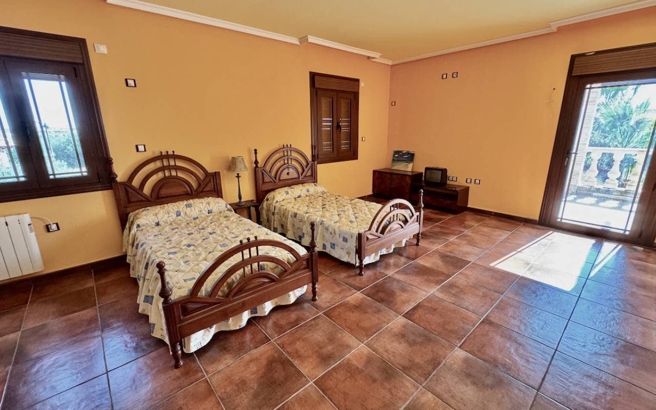 4 bedroom Finca/Country House for sale in Los Montesinos with pool - € 780,000 (Ref: 9282609)