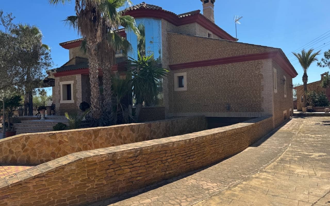 4 bedroom Finca/Country House for sale in Los Montesinos with pool - € 780,000 (Ref: 9282609)