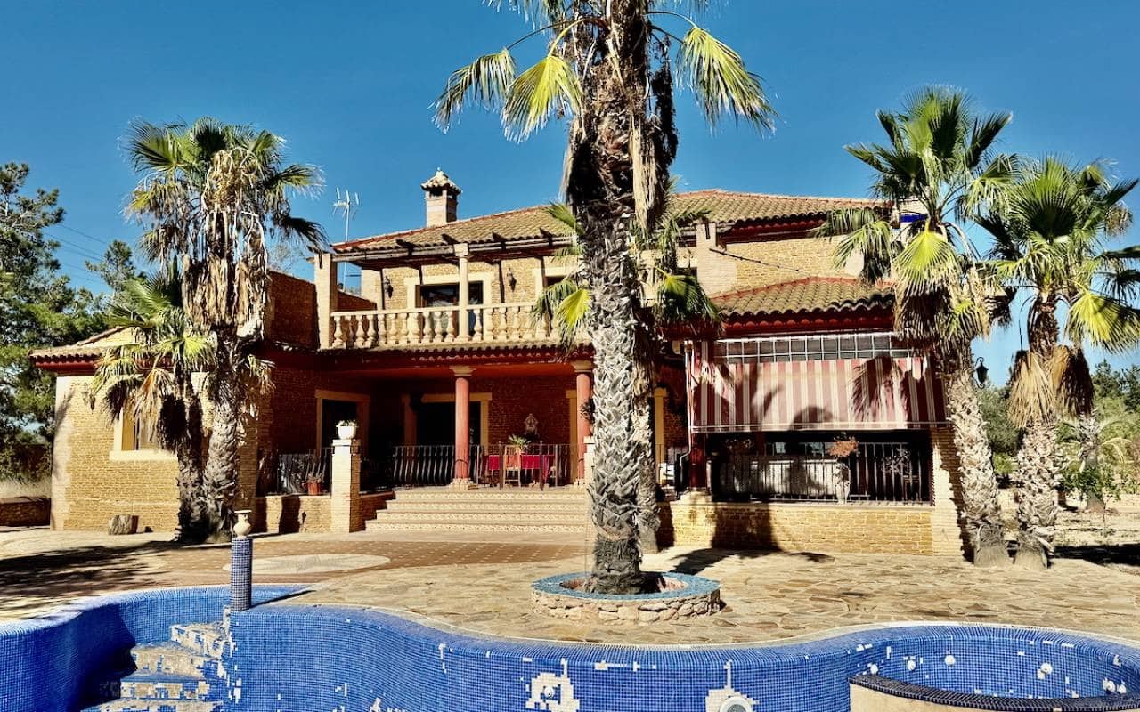 4 bedroom Finca/Country House for sale in Los Montesinos with pool - € 780,000 (Ref: 9282609)