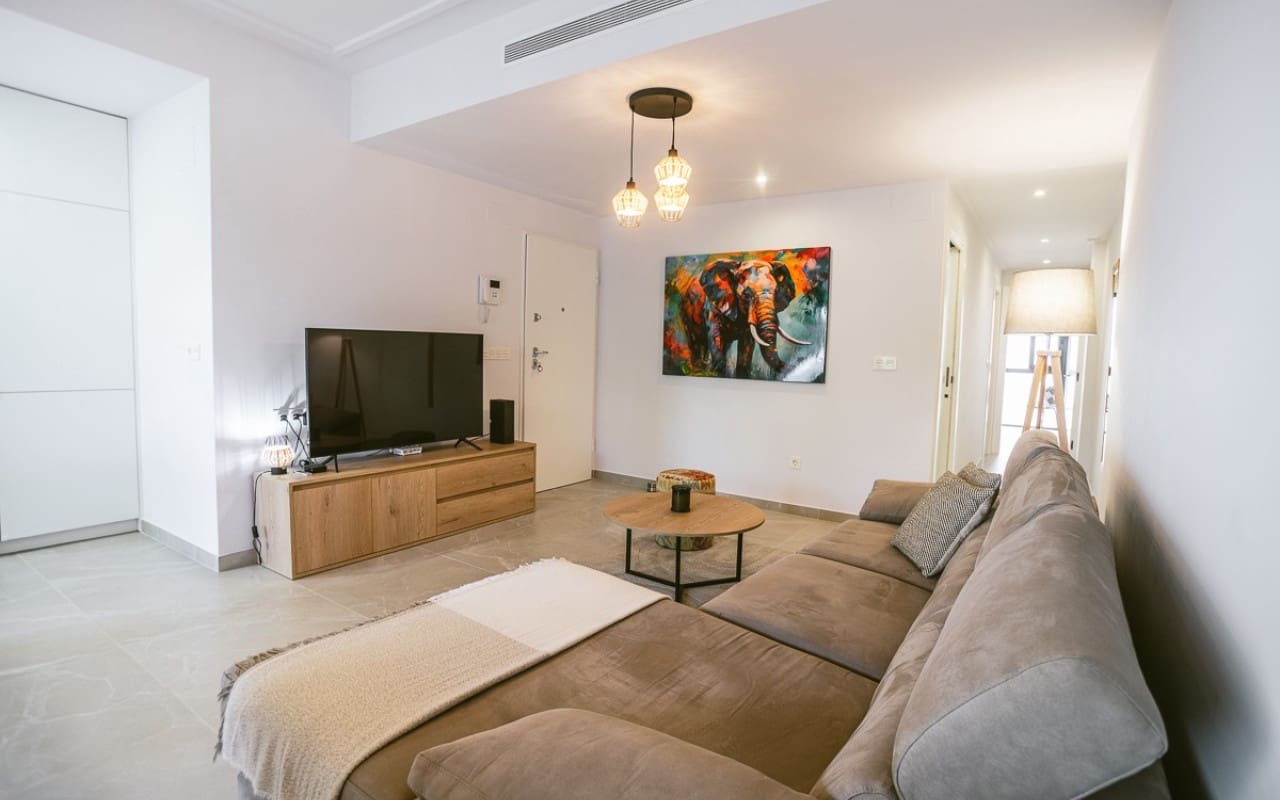 Apartamento de 2 habitaciones en Torrevieja en venta con piscina - 279.000 € (Ref: 9292323)