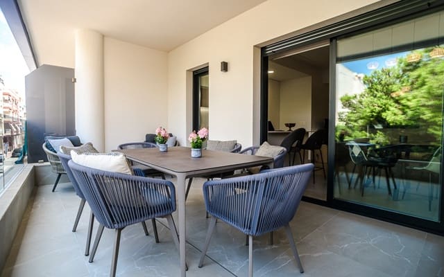 Apartamento de 2 habitaciones en Las Piscinas Naturales, Torrevieja en venta con piscina - 279.000 € (Ref: 9292323)