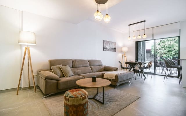 Apartamento de 2 habitaciones en Las Piscinas Naturales, Torrevieja en venta con piscina - 279.000 € (Ref: 9292323)