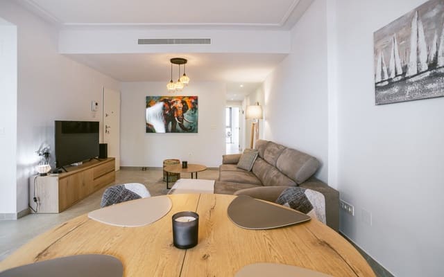 Apartamento de 2 habitaciones en Las Piscinas Naturales, Torrevieja en venta con piscina - 279.000 € (Ref: 9292323)