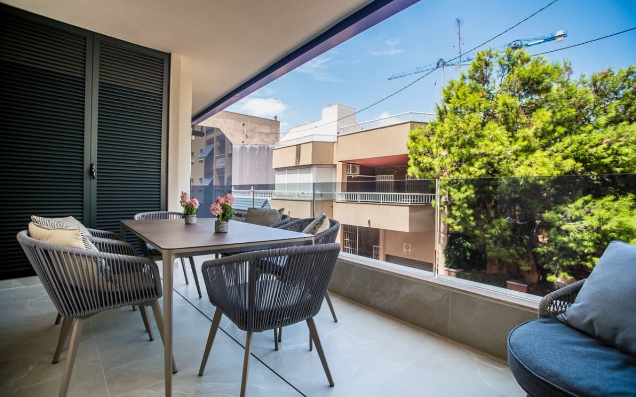 Apartamento de 2 habitaciones en Torrevieja en venta con piscina - 279.000 € (Ref: 9292323)