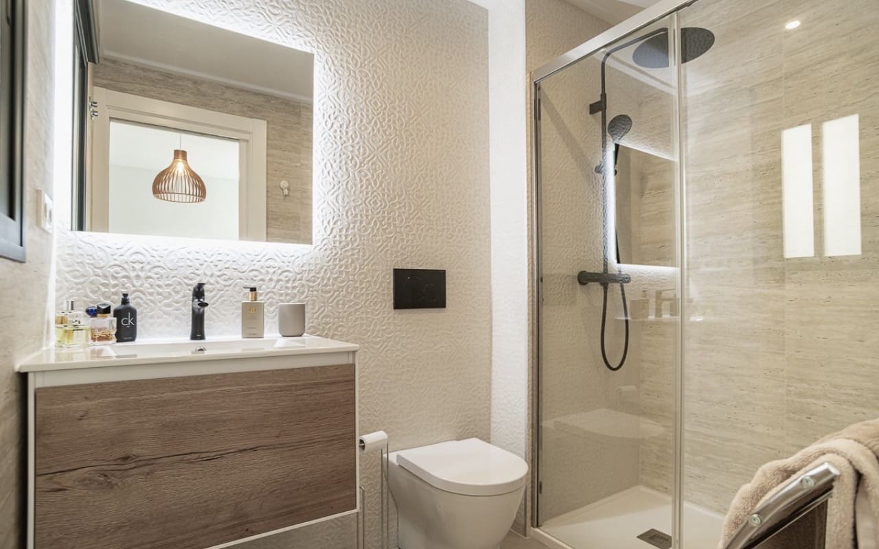 Apartamento de 2 habitaciones en Torrevieja en venta con piscina - 279.000 € (Ref: 9292323)