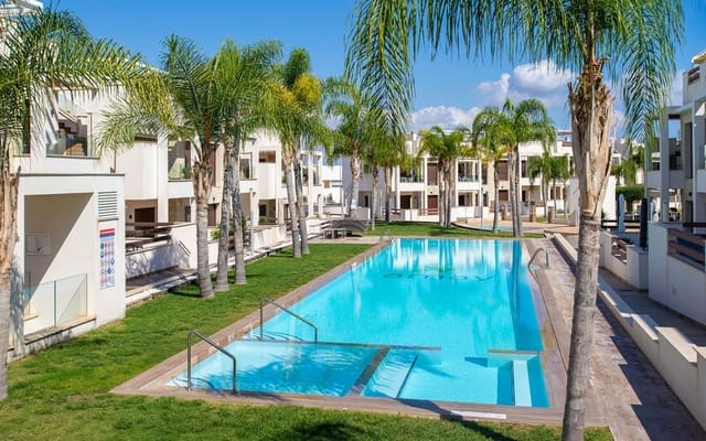 2 quarto Bungalow para venda em Los Balcones com piscina - 275 000 € (Ref: 9297172)