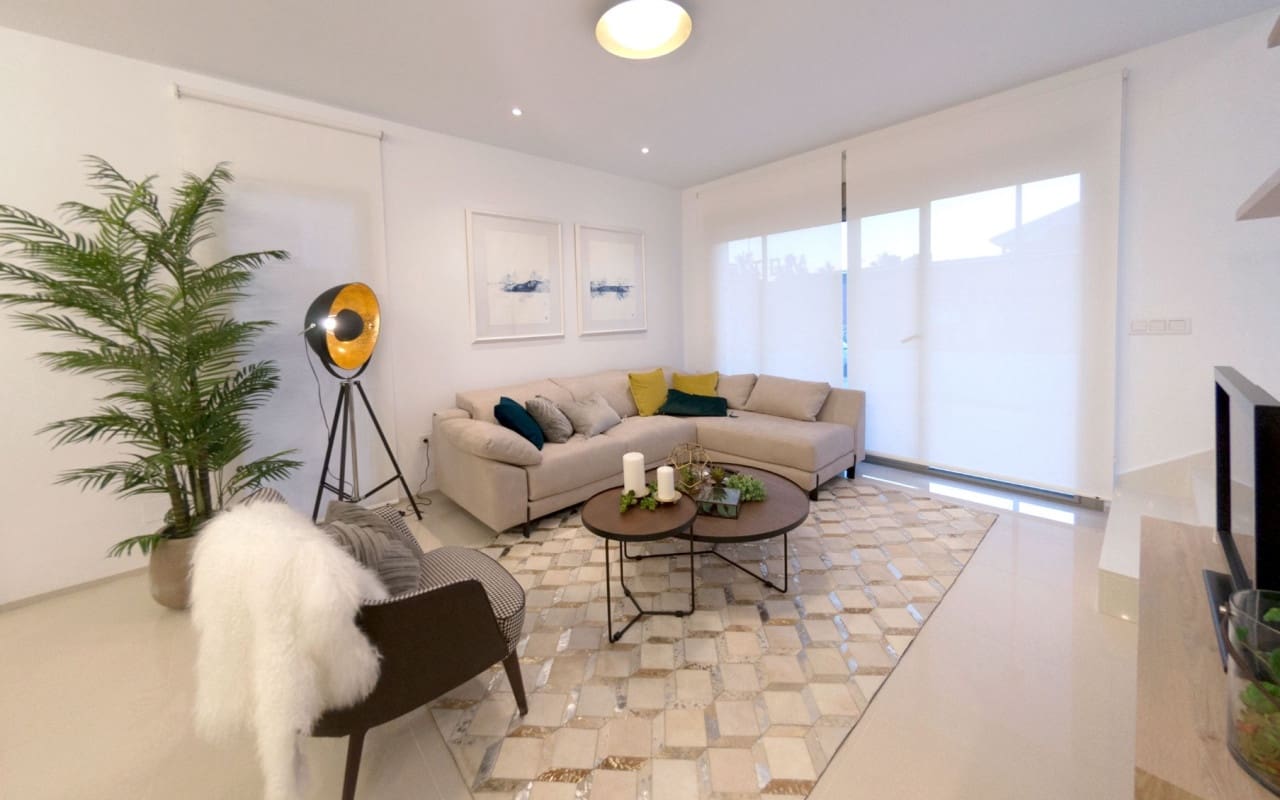 3 bedroom Villa for sale in Los Alcazares with pool - € 412,000 (Ref: 9304659)