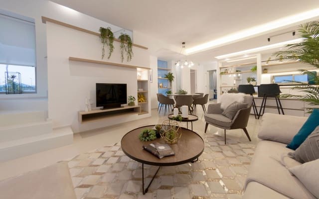 3 bedroom Villa for sale in Centro, Los Alcázares with pool - € 412,000 (Ref: 9304659)