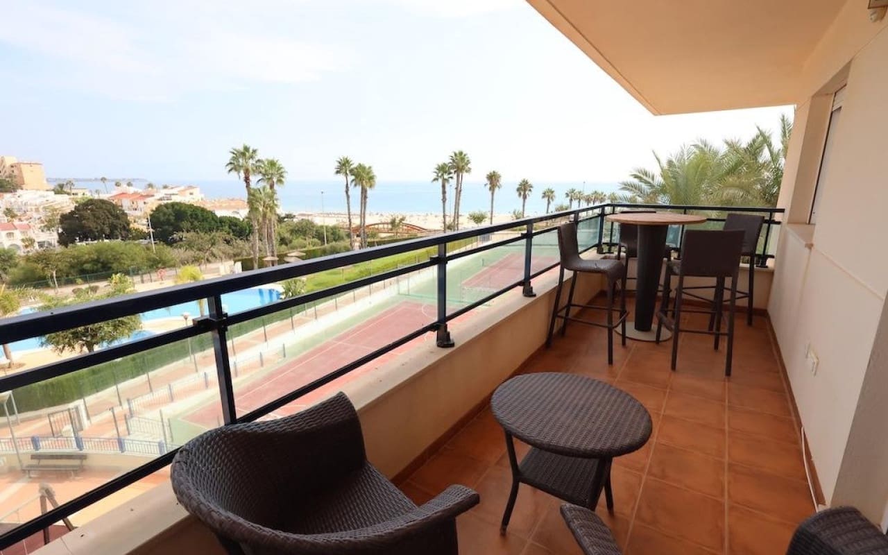 3 makuuhuone Kattohuoneisto myytävänä paikassa Pilar de la Horadada mukana uima-altaan - 560 000 € (Ref: 9304661)