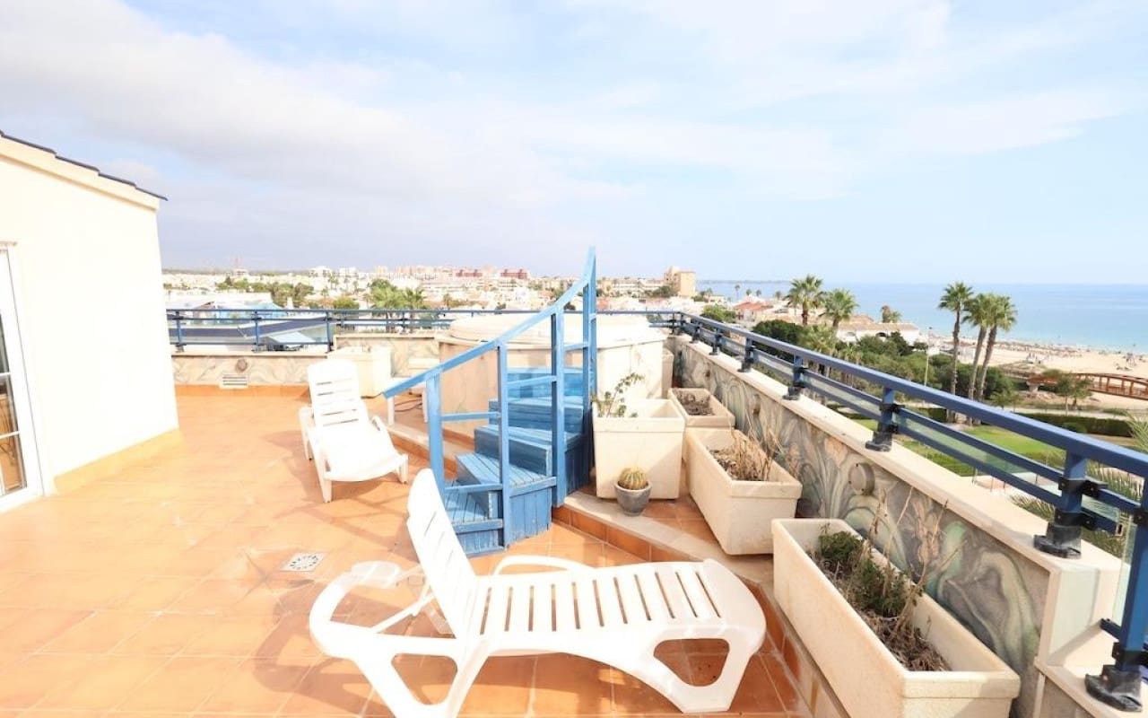 3 makuuhuone Kattohuoneisto myytävänä paikassa Pilar de la Horadada mukana uima-altaan - 560 000 € (Ref: 9304661)