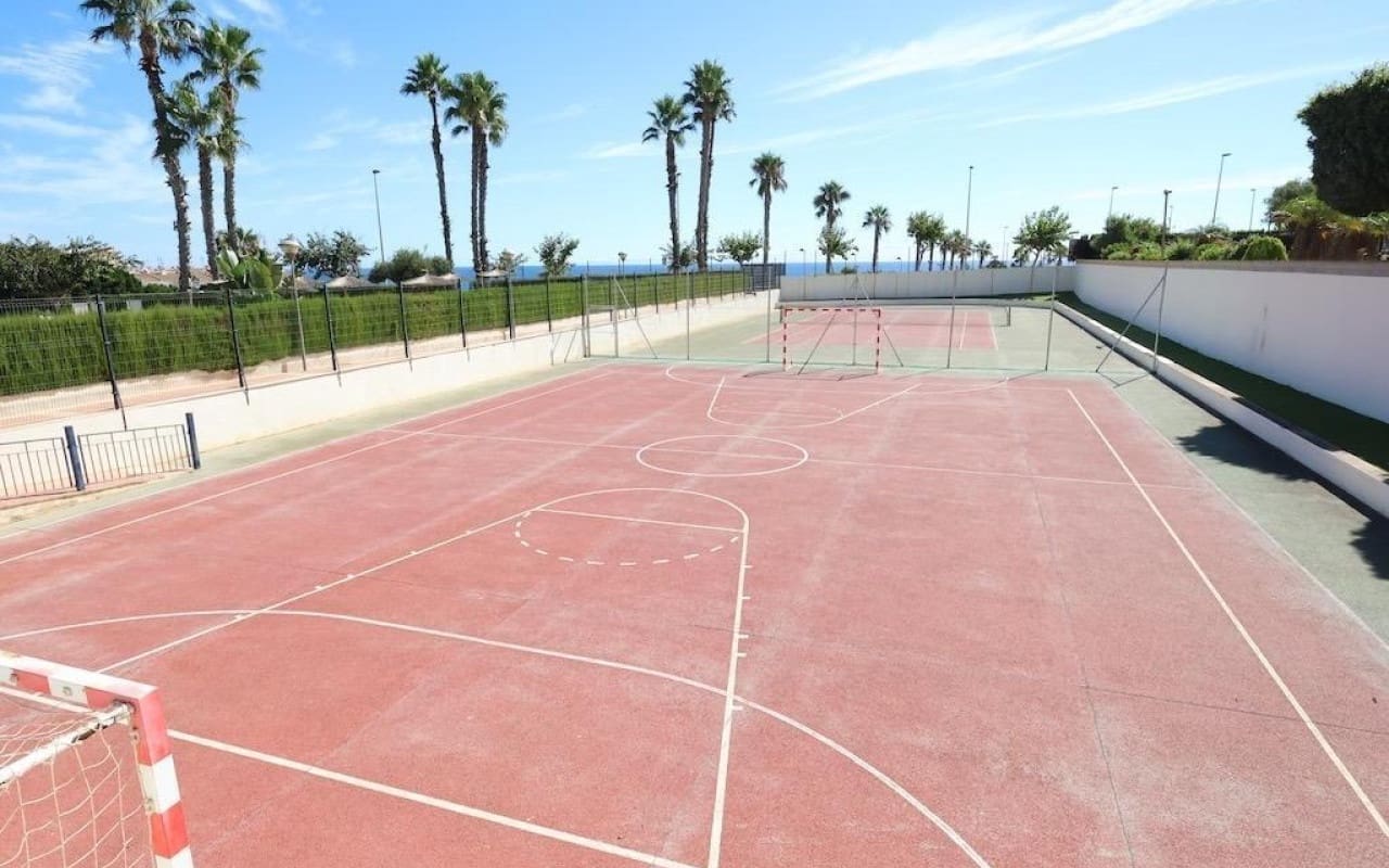 3 makuuhuone Kattohuoneisto myytävänä paikassa Pilar de la Horadada mukana uima-altaan - 560 000 € (Ref: 9304661)