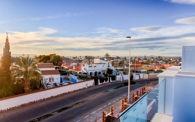 3 bedroom Townhouse for sale in Pilar de la Horadada ciudad, Pilar de la Horadada with pool - € 354,900 (Ref: 9304679)