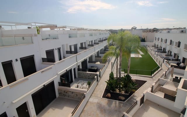 3 bedroom Townhouse for sale in Pilar de la Horadada ciudad, Pilar de la Horadada with pool - € 354,900 (Ref: 9304679)