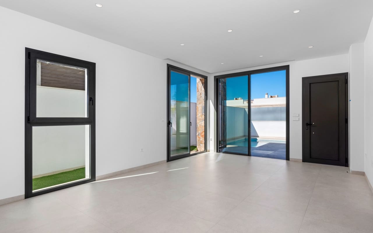 3 makuuhuone Omakotitalo myytävänä paikassa Pilar de la Horadada mukana uima-altaan - 339 900 € (Ref: 9304680)