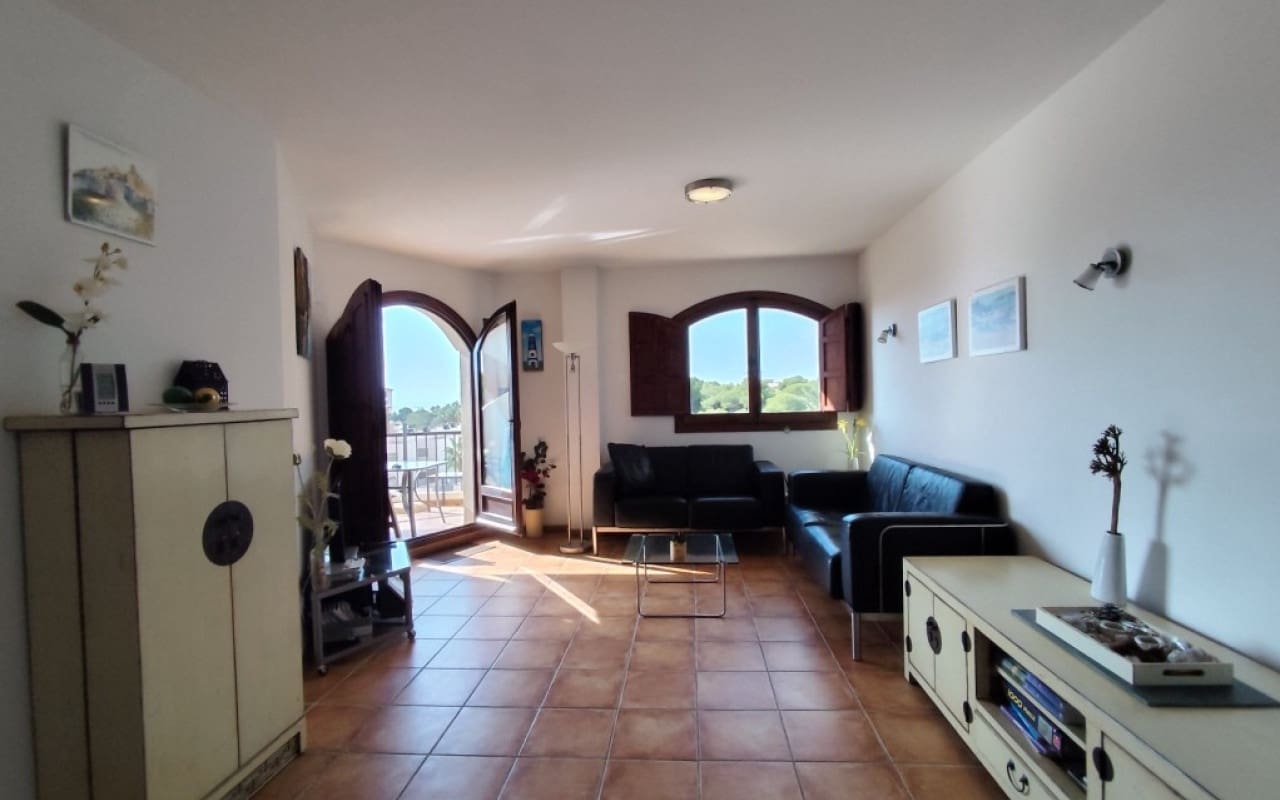 2 slaapkamer Penthouse te koop in Punta Prima met zwembad - € 299.900 (Ref: 9304685)