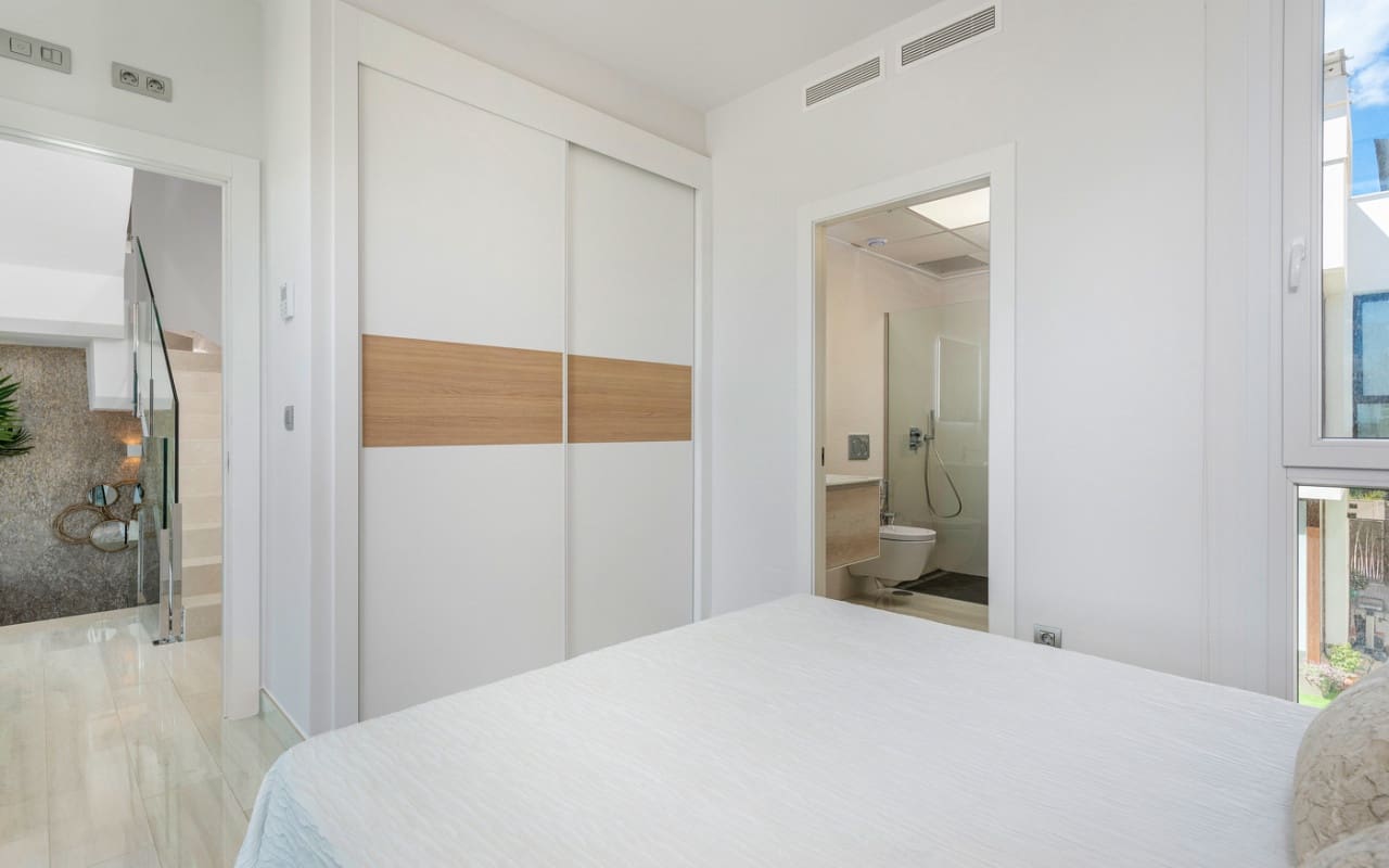 Chalet de 3 habitaciones en Ciudad Quesada en venta - 650.000 € (Ref: 9305222)