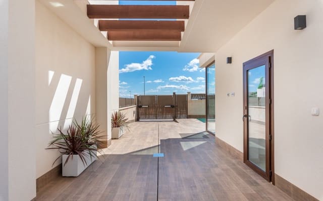 Chalet de 3 habitaciones en Ciudad Quesada, Rojales en venta - 650.000 € (Ref: 9305222)