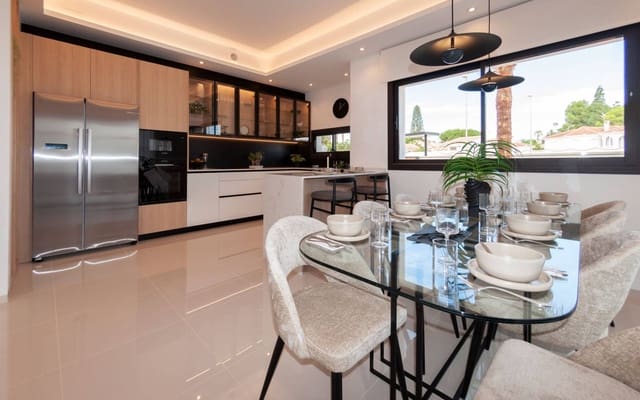 Chalet de 3 habitaciones en Ciudad Quesada, Rojales en venta - 871.162 € (Ref: 9325472)