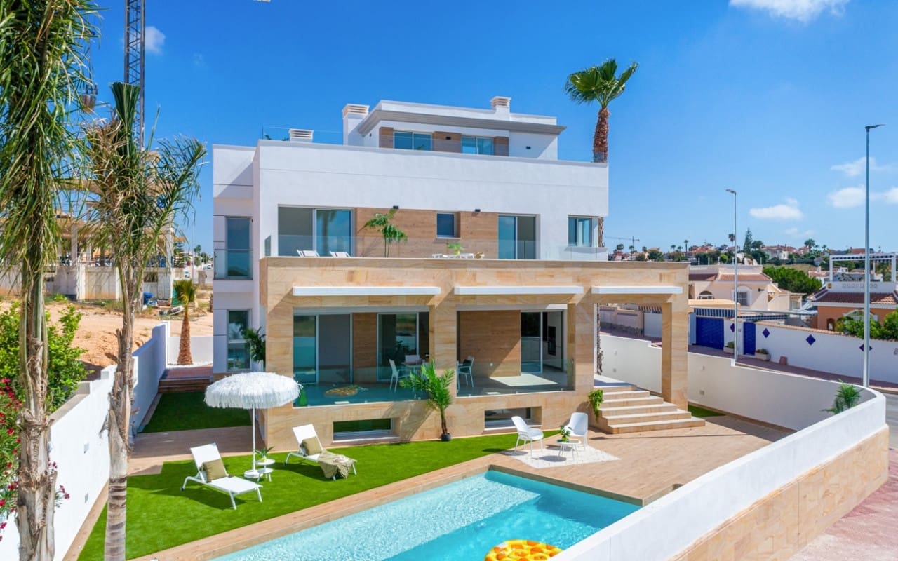 4 Zimmer Villa zu verkaufen in Ciudad Quesada - 821.910 € (Ref: 9325474)