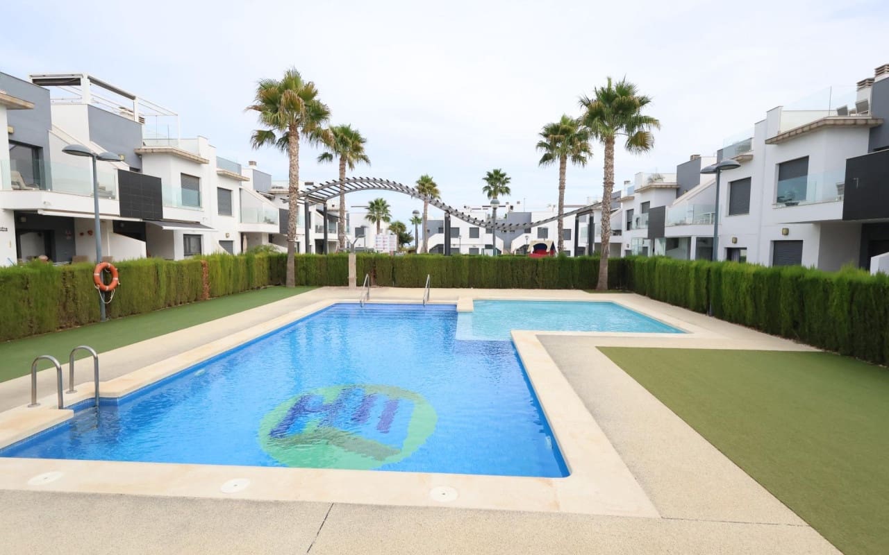 2 bedroom Townhouse for sale in Pilar de la Horadada with pool - € 225,000 (Ref: 9331298)