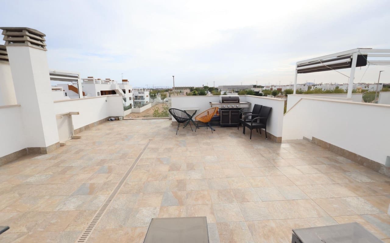 2 bedroom Townhouse for sale in Pilar de la Horadada with pool - € 225,000 (Ref: 9331298)