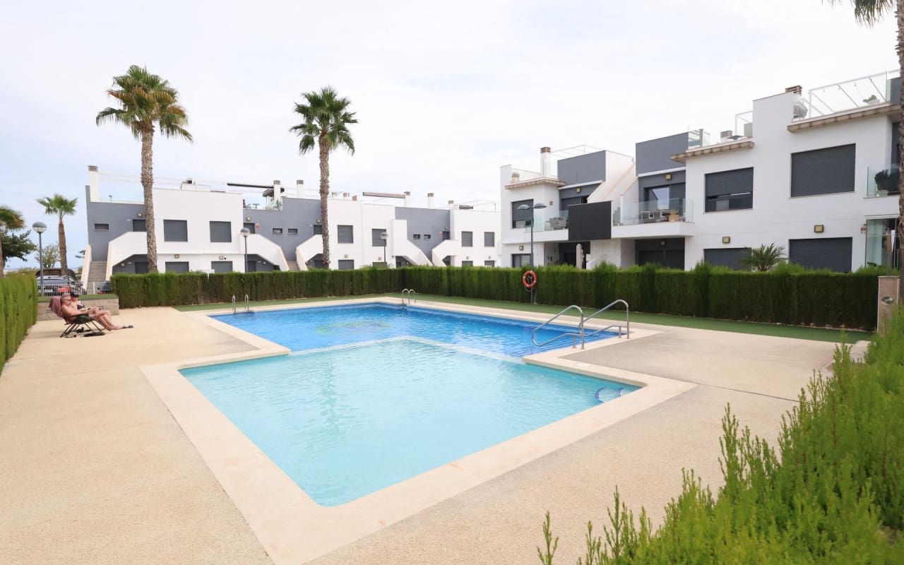 2 bedroom Townhouse for sale in Pilar de la Horadada with pool - € 225,000 (Ref: 9331298)