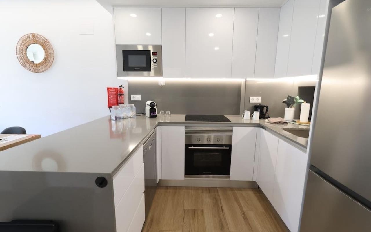 Apartamento de 2 habitaciones en Villamartin en venta - 270.000 € (Ref: 9331302)