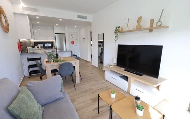 Apartamento de 2 habitaciones en Villamartin, Orihuela en venta - 270.000 € (Ref: 9331302)