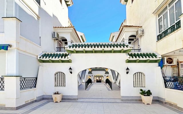 1 bedroom Beach Apartment for sale in Los Europeos, Torrevieja - € 187,900 (Ref: 9331303)