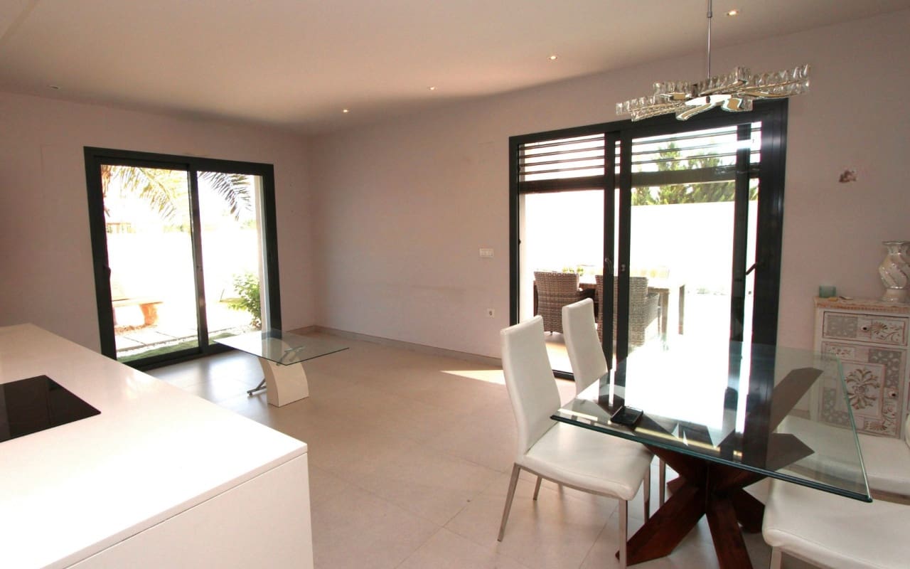 2 chambre Villa/Maison à vendre à Dona Pepa avec piscine - 315 000 € (Ref: 9357626)