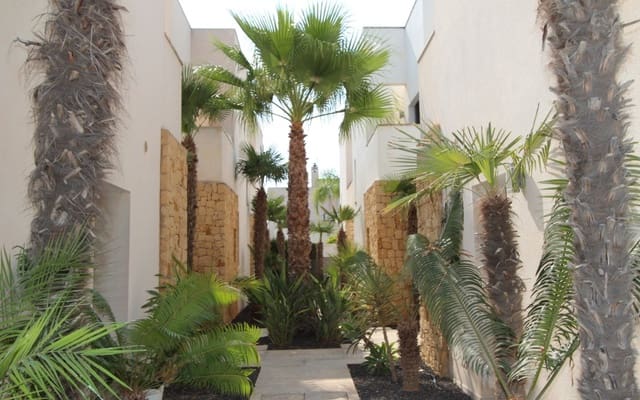 2 chambre Villa/Maison à vendre à Doña Pepa, Rojales avec piscine - 315 000 € (Ref: 9357626)