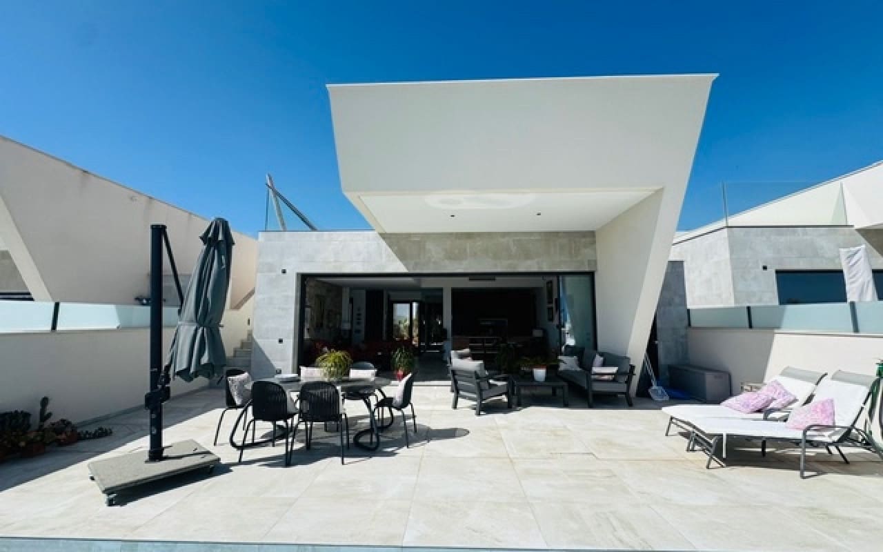 3 Zimmer Villa zu verkaufen in Ciudad Quesada - 495.000 € (Ref: 9357627)