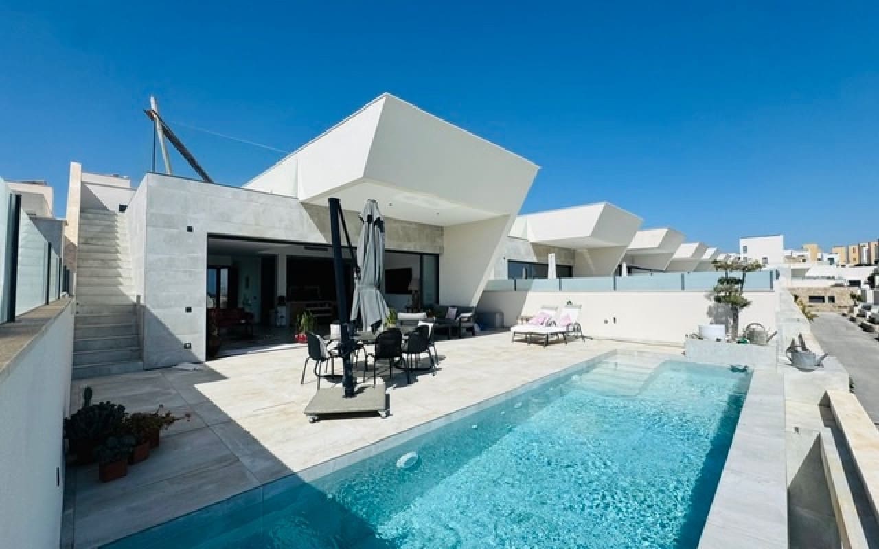 3 Zimmer Villa zu verkaufen in Ciudad Quesada - 495.000 € (Ref: 9357627)