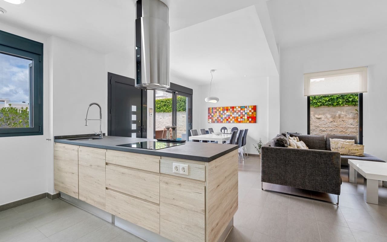 3 Zimmer Villa zu verkaufen in Ciudad Quesada mit Pool - 480.000 € (Ref: 9357628)