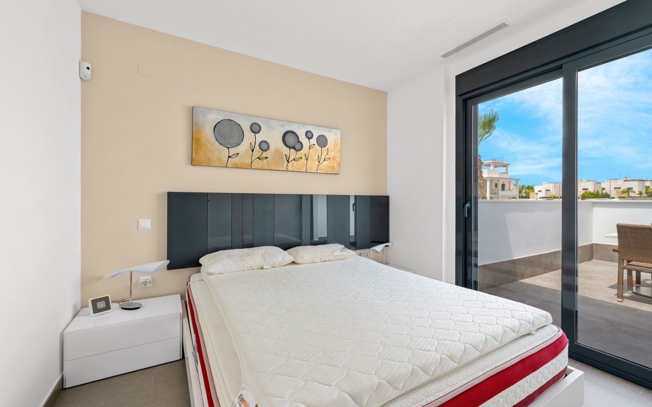 3 Zimmer Villa zu verkaufen in Ciudad Quesada mit Pool - 480.000 € (Ref: 9357628)